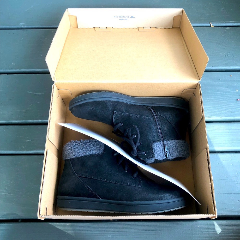 Semi Brand New Clark Cloudstepper Boots!